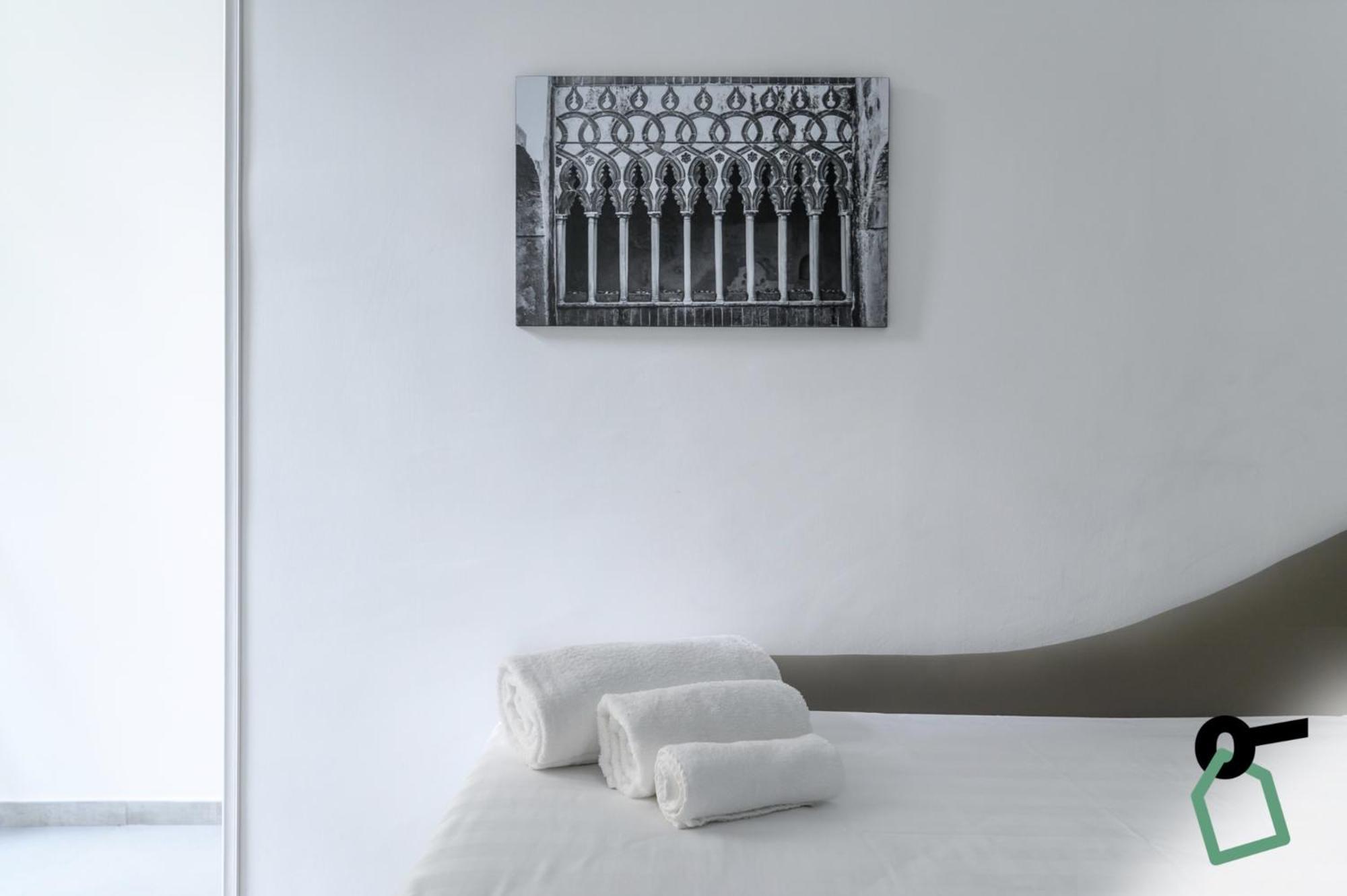 Hotiday Room Collection - Napoli Sant'Arcangelo المظهر الخارجي الصورة