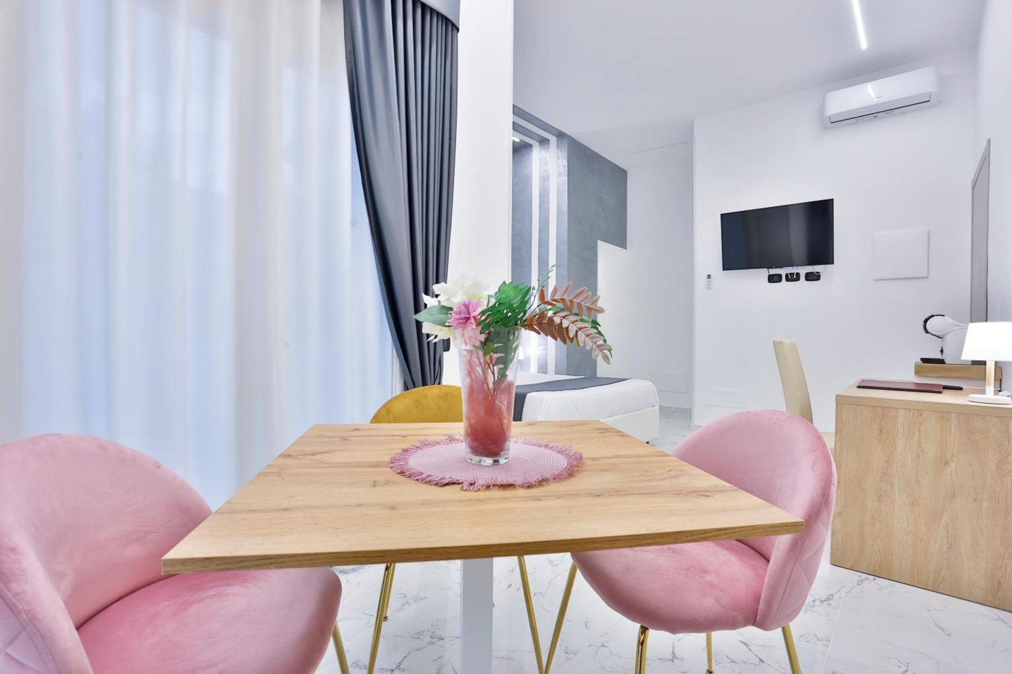 Hotiday Room Collection - Napoli Sant'Arcangelo المظهر الخارجي الصورة